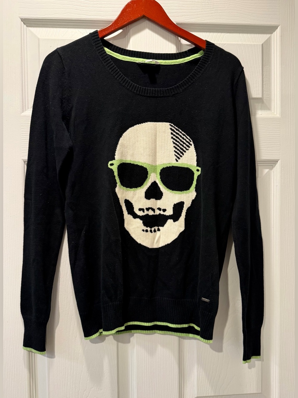 Volcom skull graphic sunglasses black knit sweater size large (14)